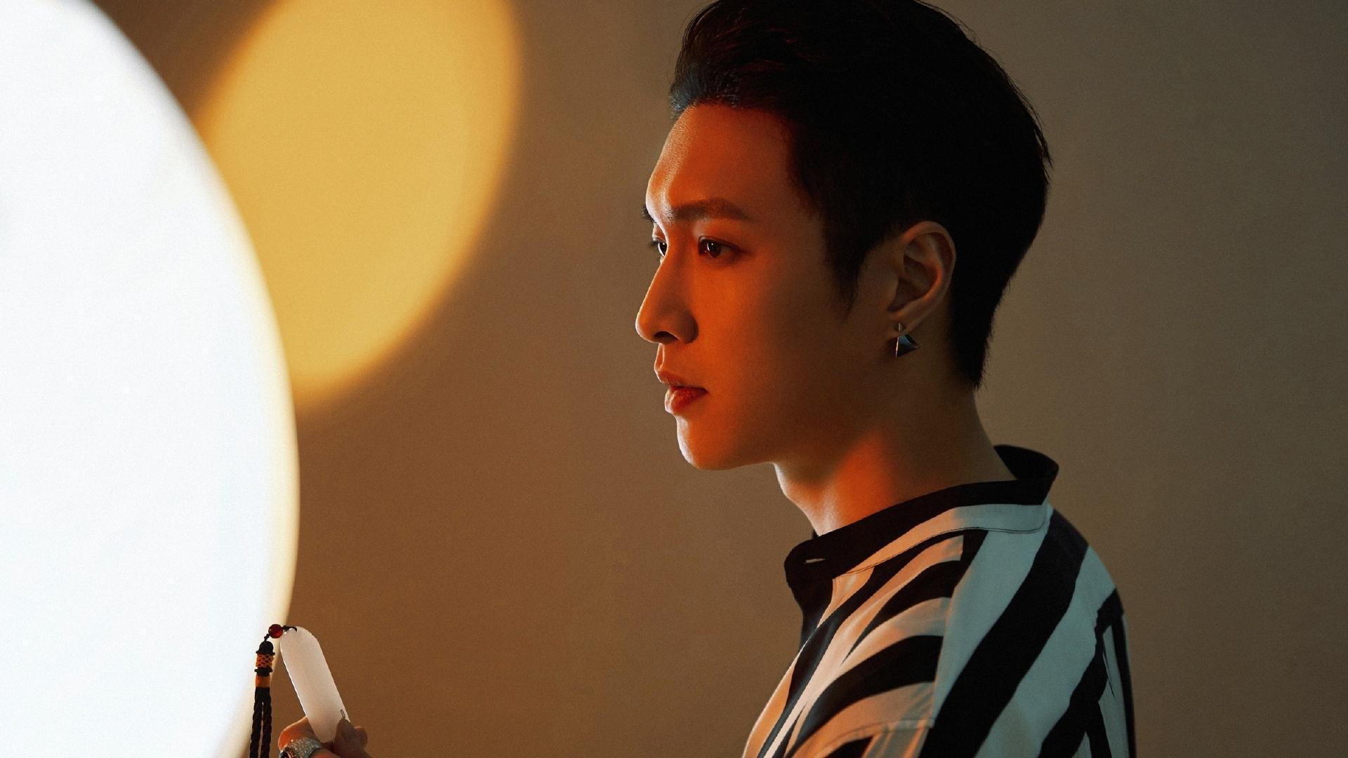 _灯光秀点亮运动场:节日体育盛典精彩纷呈_,体育馆灯光秀