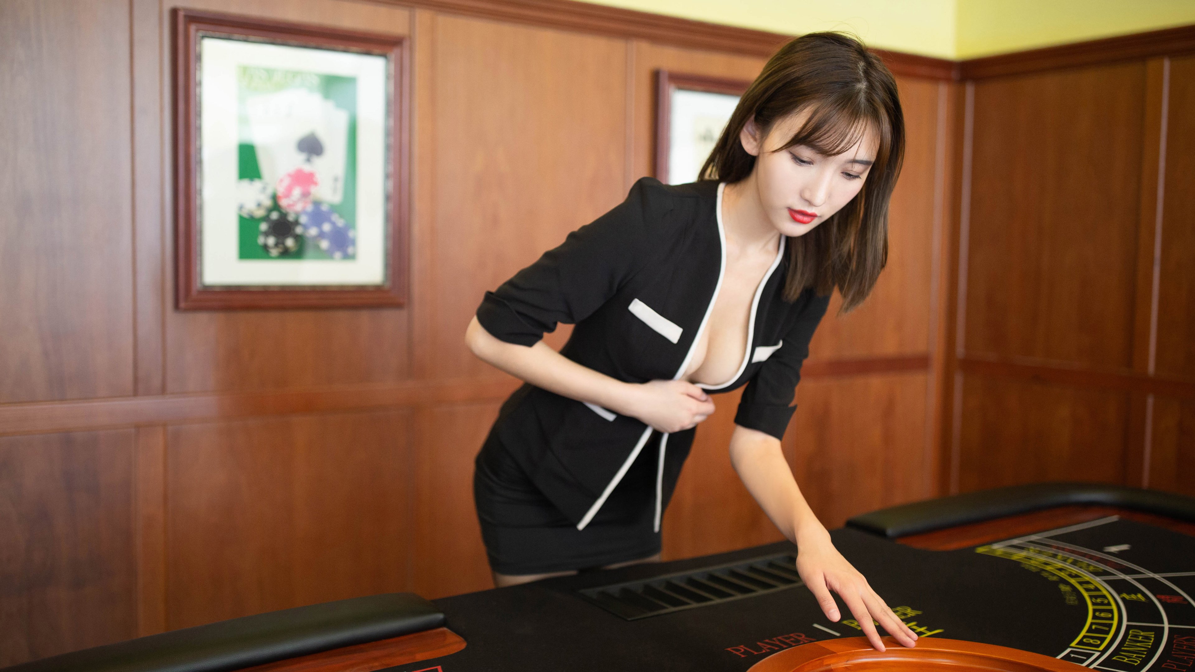 德甲极限比赛：高强度攻防的巅峰展现，德甲经典比赛