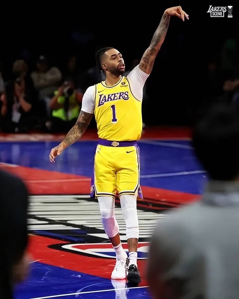 包含拉塞尔：勇士的控卫新星的词条