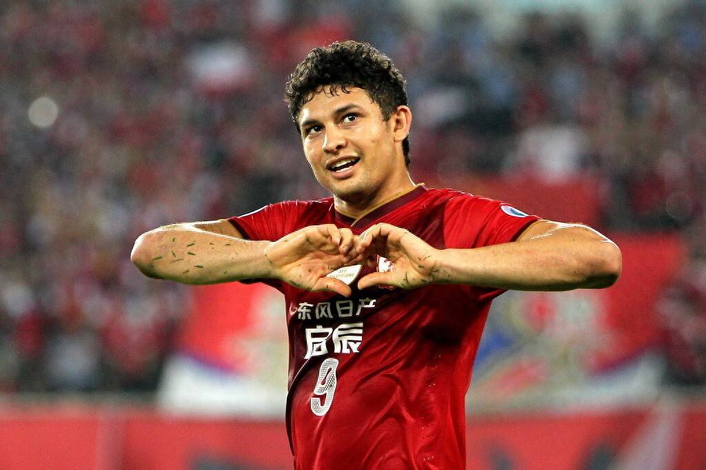 包含B体育平台:归化球员艾克森竞技状态评估：年龄增长与战术适应性分析的词条