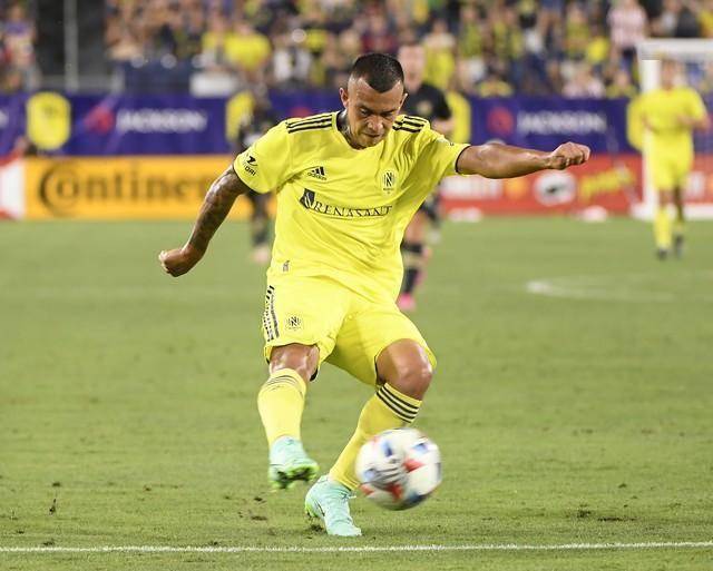 B体育官方网站：西甲阿拉维斯如何应对保级压力？的简单介绍