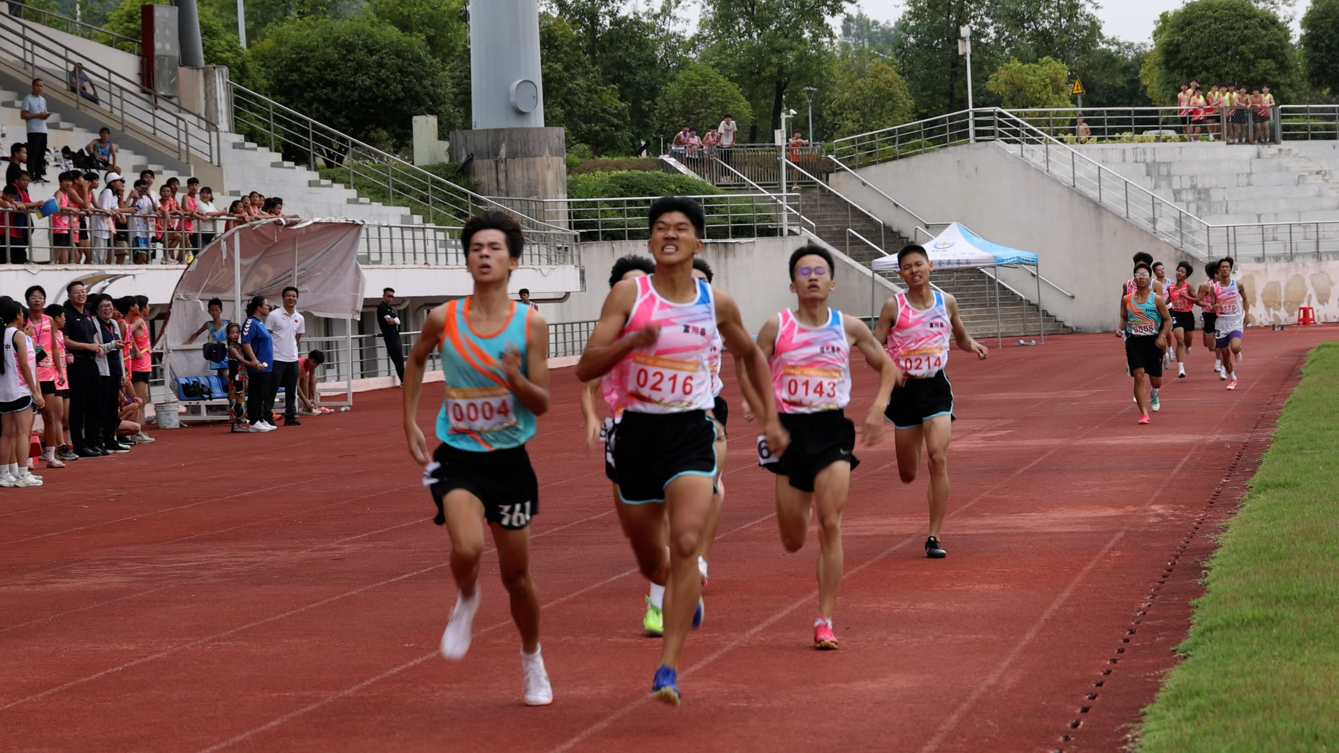 B体育:世界短跑赛的巅峰对决，激烈角逐让观众瞩目的简单介绍