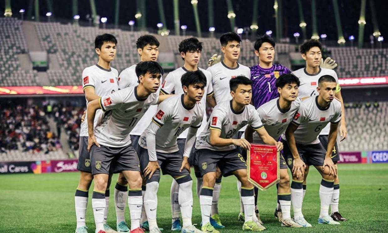 包含B体育平台:中国足球留洋球员:在欧洲联赛努力拼搏,展现中国球员风采的词条 包含B体育平台:中国足球留洋球员:在欧洲联赛努力拼搏,展现中国球员风采的词条