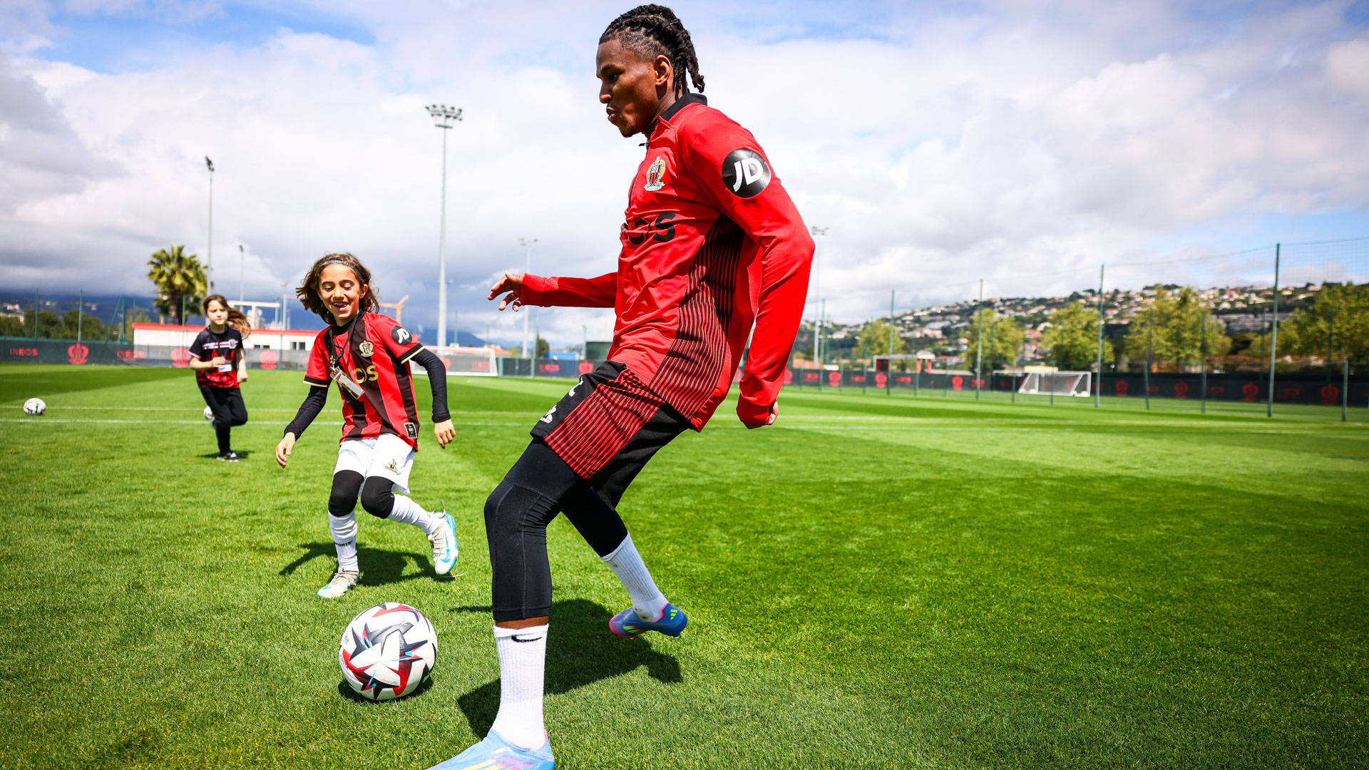 关于B体育官方网站:法甲的商业挑战：在激烈竞争中保持优势的信息